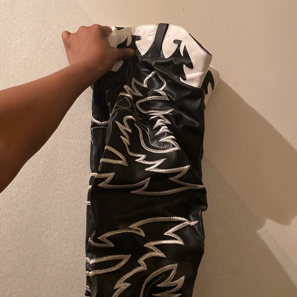 Black and white embroidered thigh high boots - Picture 3 of 3